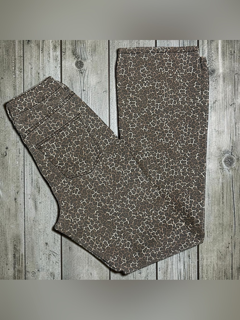 Love Fire Leopard Print Bootcut Jeans Women’s Size 5 Stretch Animal Print Denim